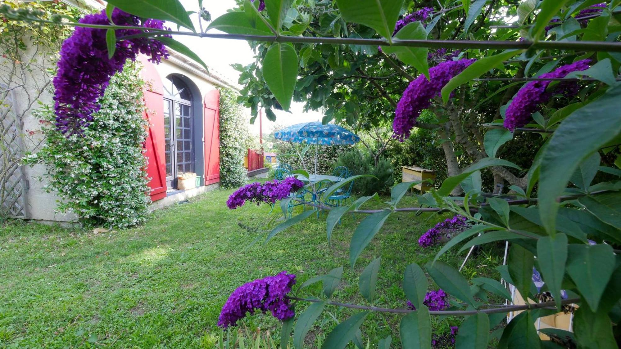 Les Jardins D'Ispahan Prignac-et-Marcamps Екстериор снимка